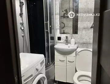 1-комнатная квартира, этаж 4 из 4, 45 м², Посуточно