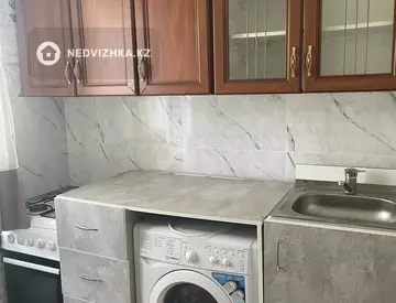 3-комнатная квартира, этаж 4 из 5, 64 м²