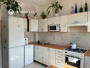 3-комнатная квартира, этаж 9 из 9, 75 м²