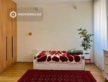 1-комнатная квартира, этаж 1 из 9, 33 м²