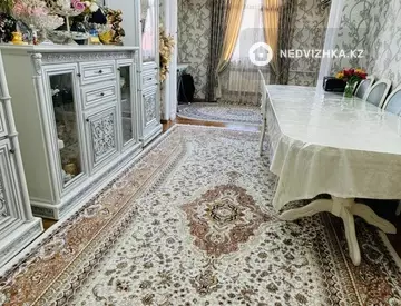 4-комнатная квартира, этаж 4 из 4, 95 м²