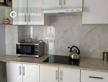 1-комнатная квартира, этаж 13 из 13, 44 м²