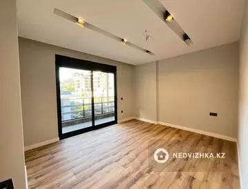 2-комнатная квартира, этаж 2 из 6, 60 м²