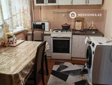 2-комнатная квартира, этаж 3 из 4, 45 м², На длительный срок