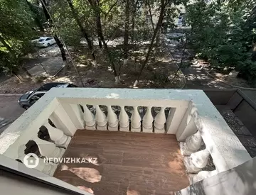2-комнатная квартира, этаж 2 из 3, 52 м²