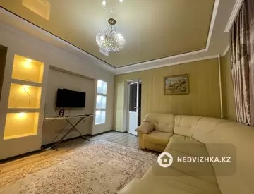 2-комнатная квартира, этаж 2 из 12, 64 м², На длительный срок