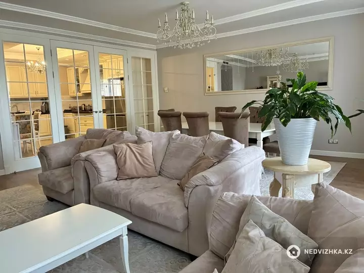 166.5 м², 4-комнатная квартира, этаж 4 из 5, 166 м², изображение - 1