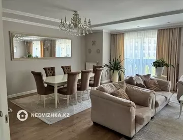 4-комнатная квартира, этаж 4 из 5, 166 м²