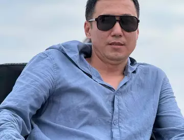 Әдеке