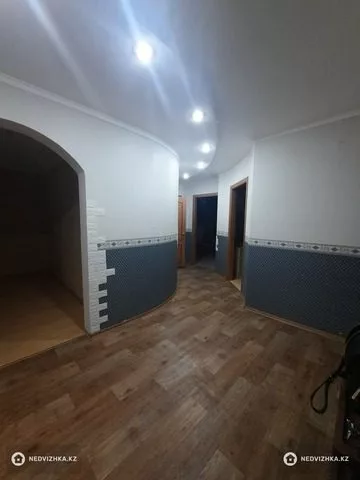 3-комнатная квартира, этаж 3 из 9, 84 м², на длительный срок