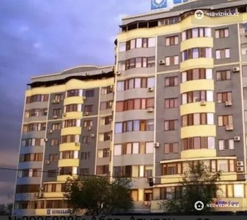 3-комнатная квартира, этаж 4 из 10, 103 м²